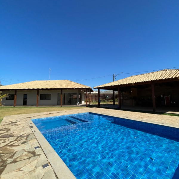 CHÁCARA 3 SUÍTES + HILUX SRX  OU 970K no PIX